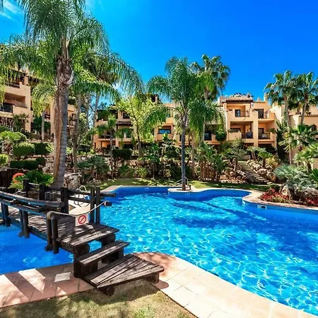 Gorgeous Apartment, 3br With Pool And Terrace エステポナ