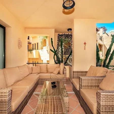 Gorgeous Apartment, 3br With Pool And Terrace 埃斯特波纳